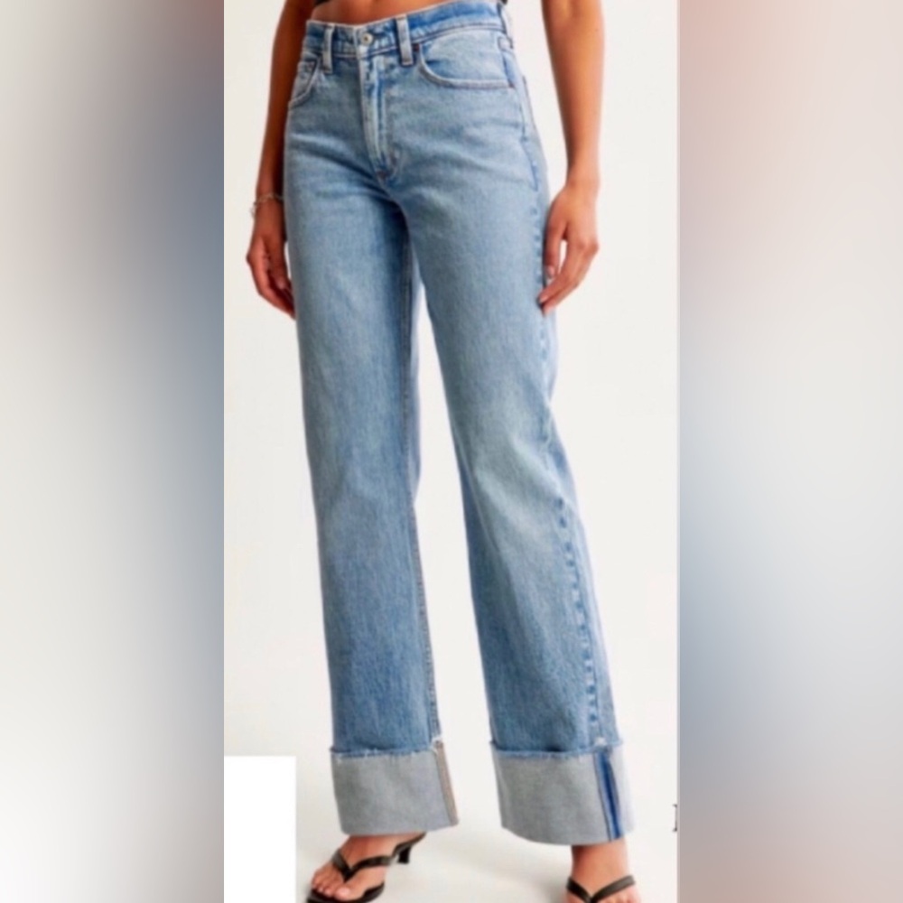 Abercrombie & Fitch Curve Love The 90s Relaxed Jean High Rise Cuffed Size 28